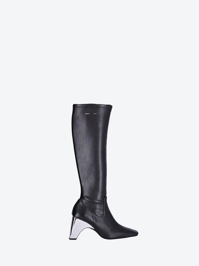 Metal bridge stretch boots
