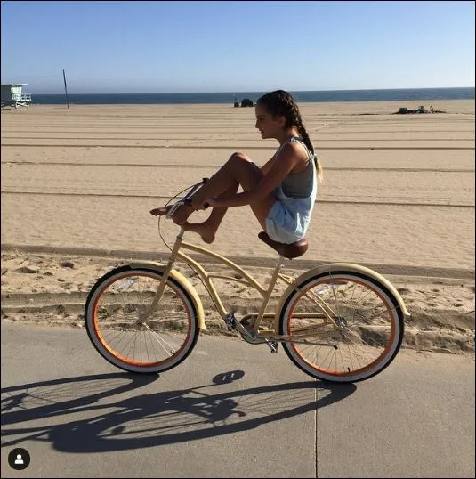 sixthreezero Classic Edition Single Speed Women's Beach Cruiser Bike