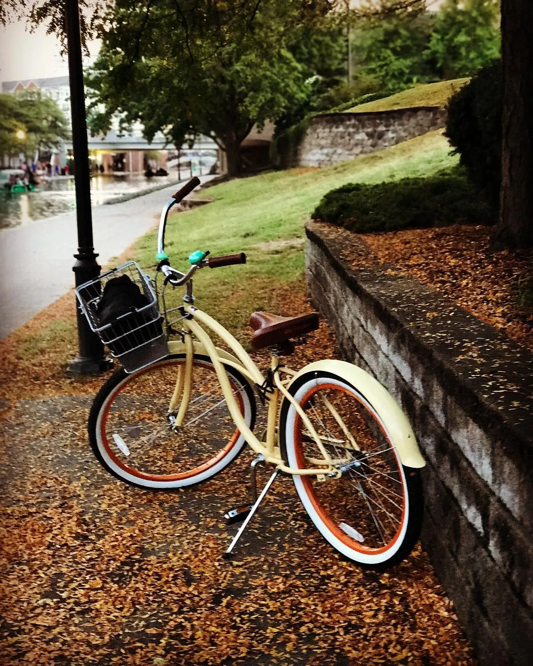 sixthreezero Classic Edition Single Speed Women's Beach Cruiser Bike
