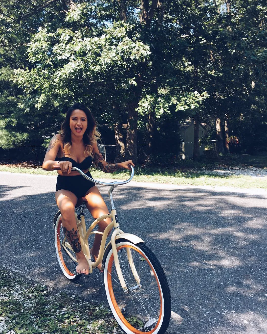 sixthreezero Classic Edition Single Speed Women's Beach Cruiser Bike