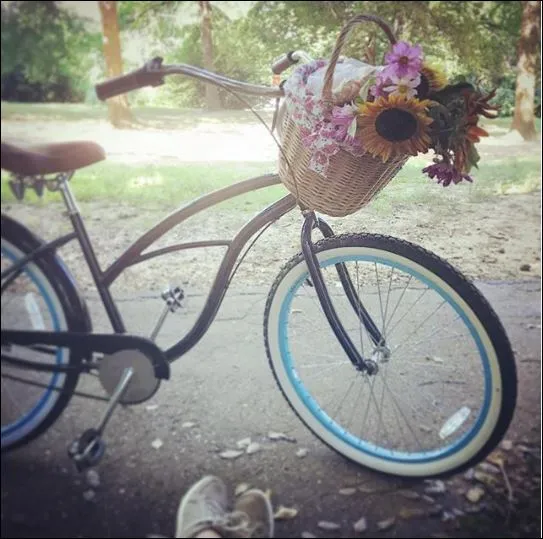 sixthreezero Classic Edition Single Speed Women's Beach Cruiser Bike