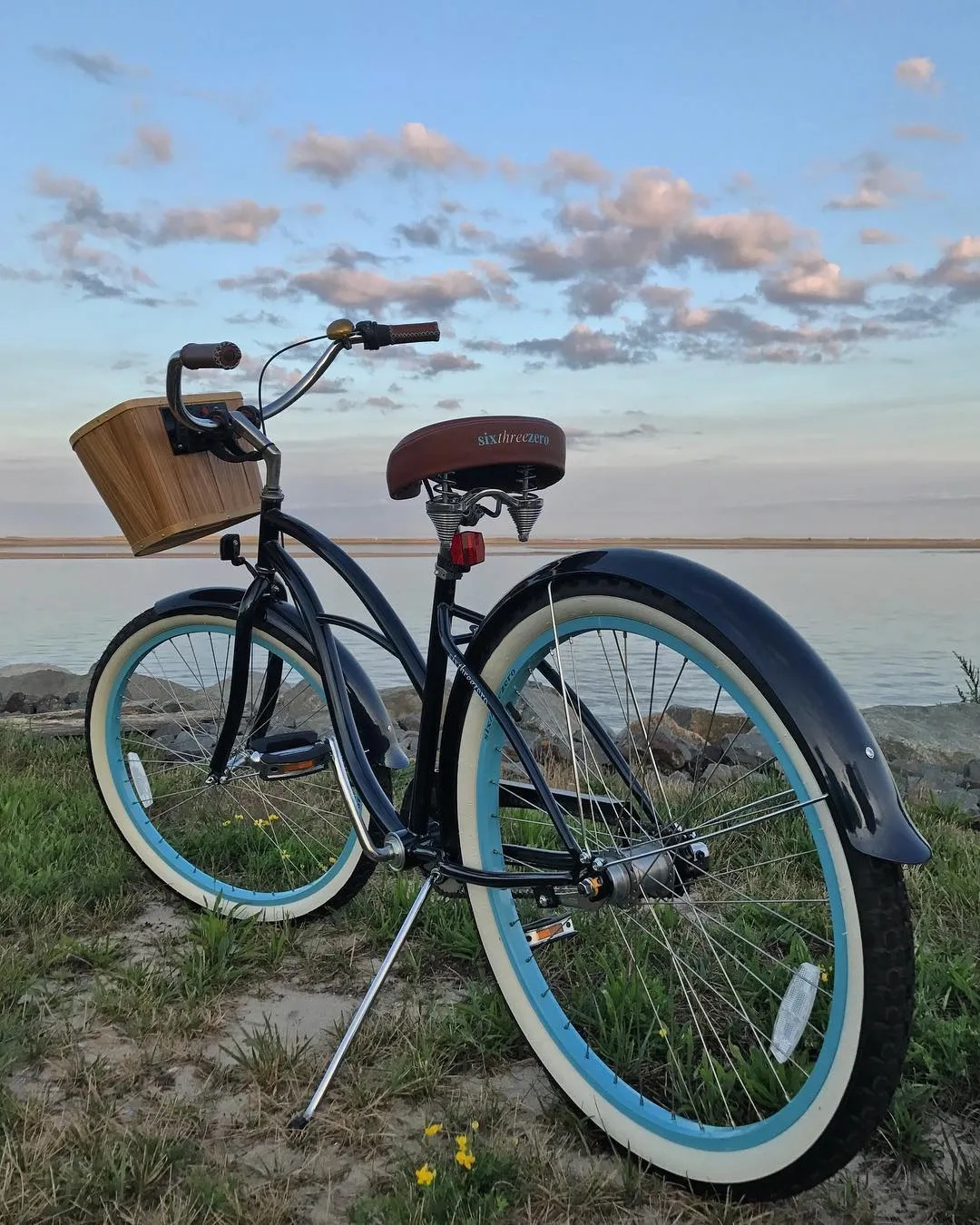 sixthreezero Classic Edition Single Speed Women's Beach Cruiser Bike