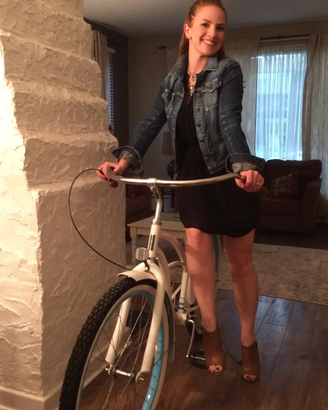 sixthreezero Classic Edition Single Speed Women's Beach Cruiser Bike