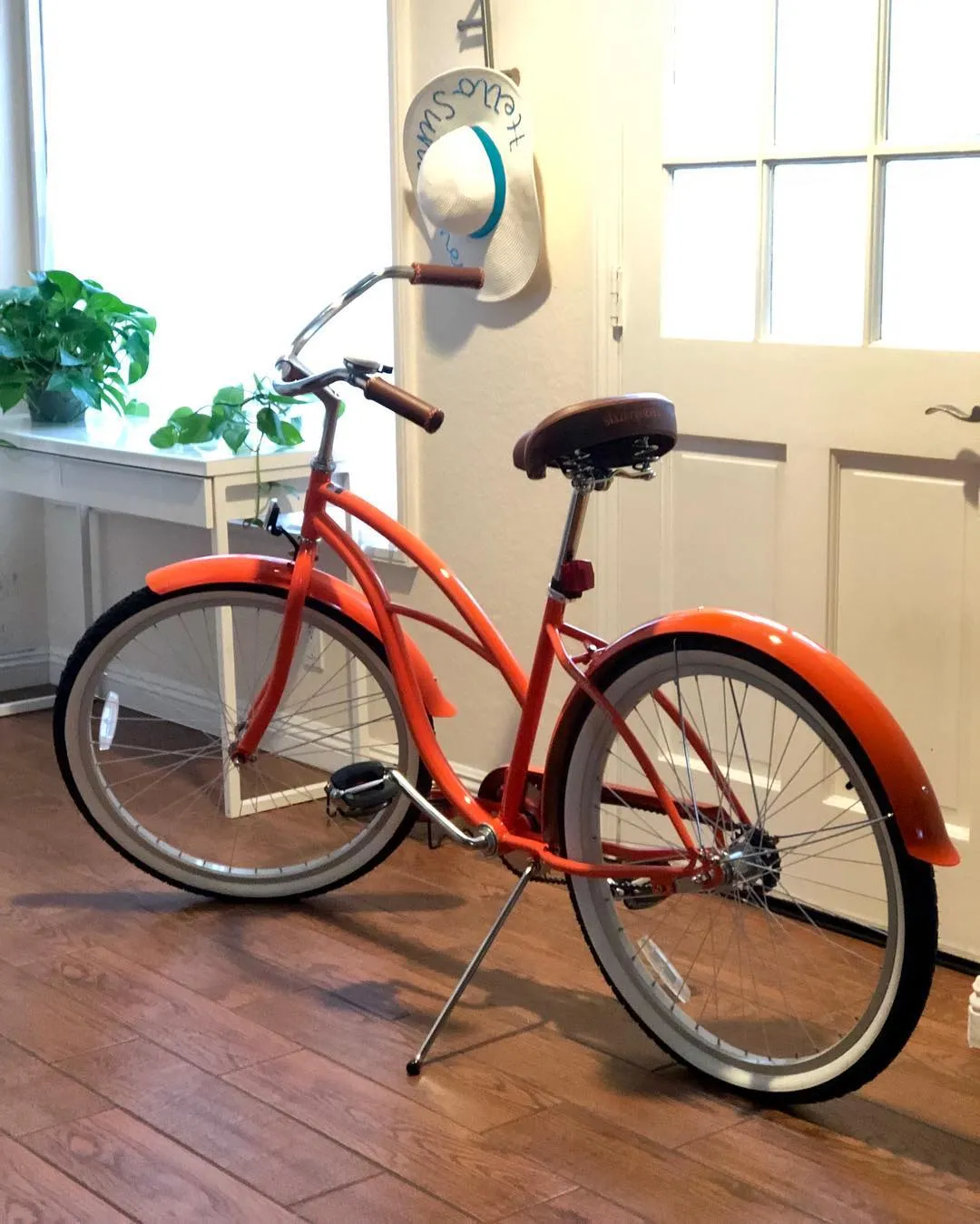 sixthreezero Classic Edition Single Speed Women's Beach Cruiser Bike