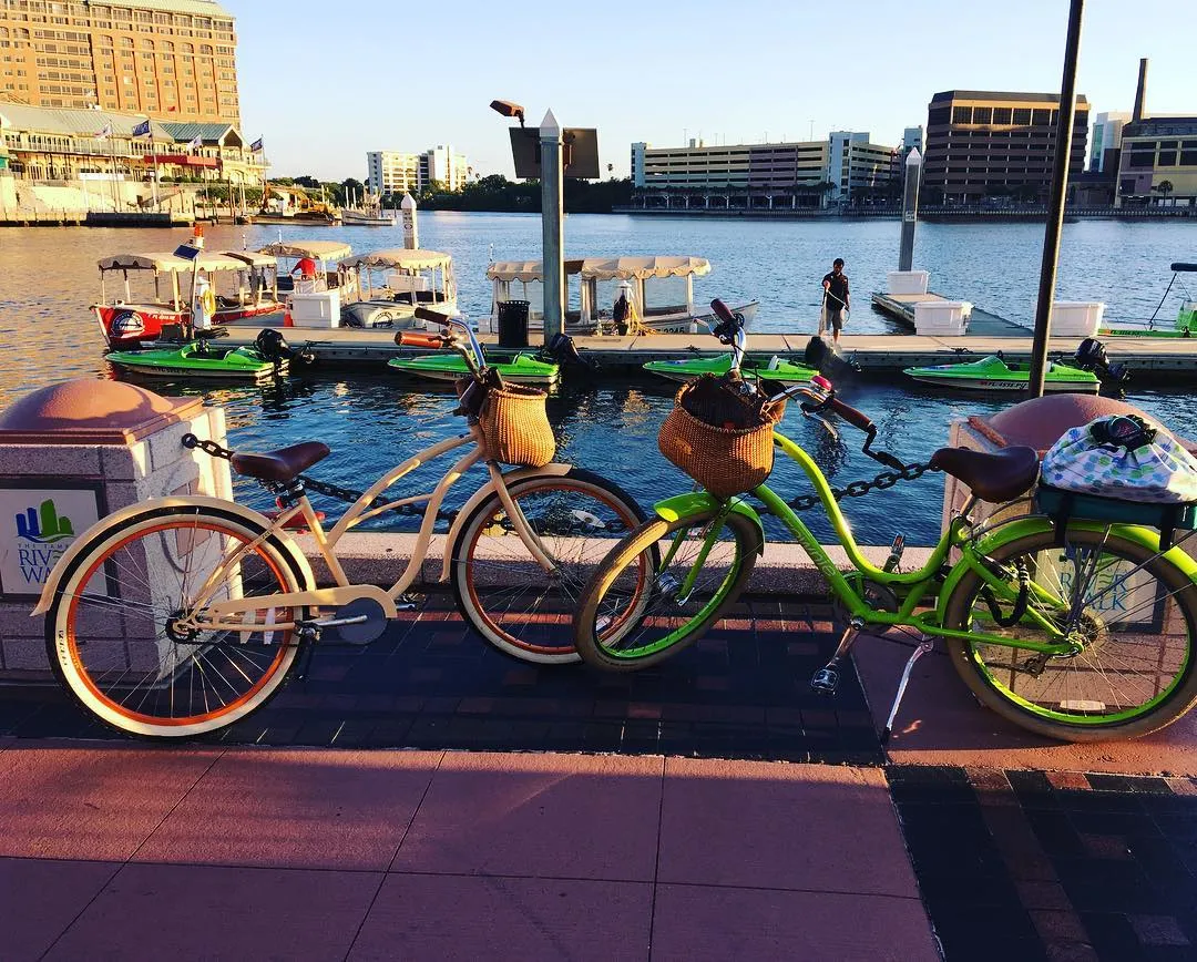 sixthreezero Classic Edition Single Speed Women's Beach Cruiser Bike