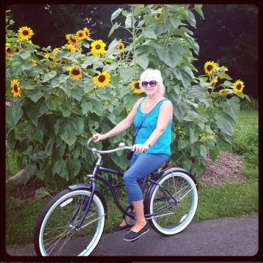 sixthreezero Classic Edition Single Speed Women's Beach Cruiser Bike