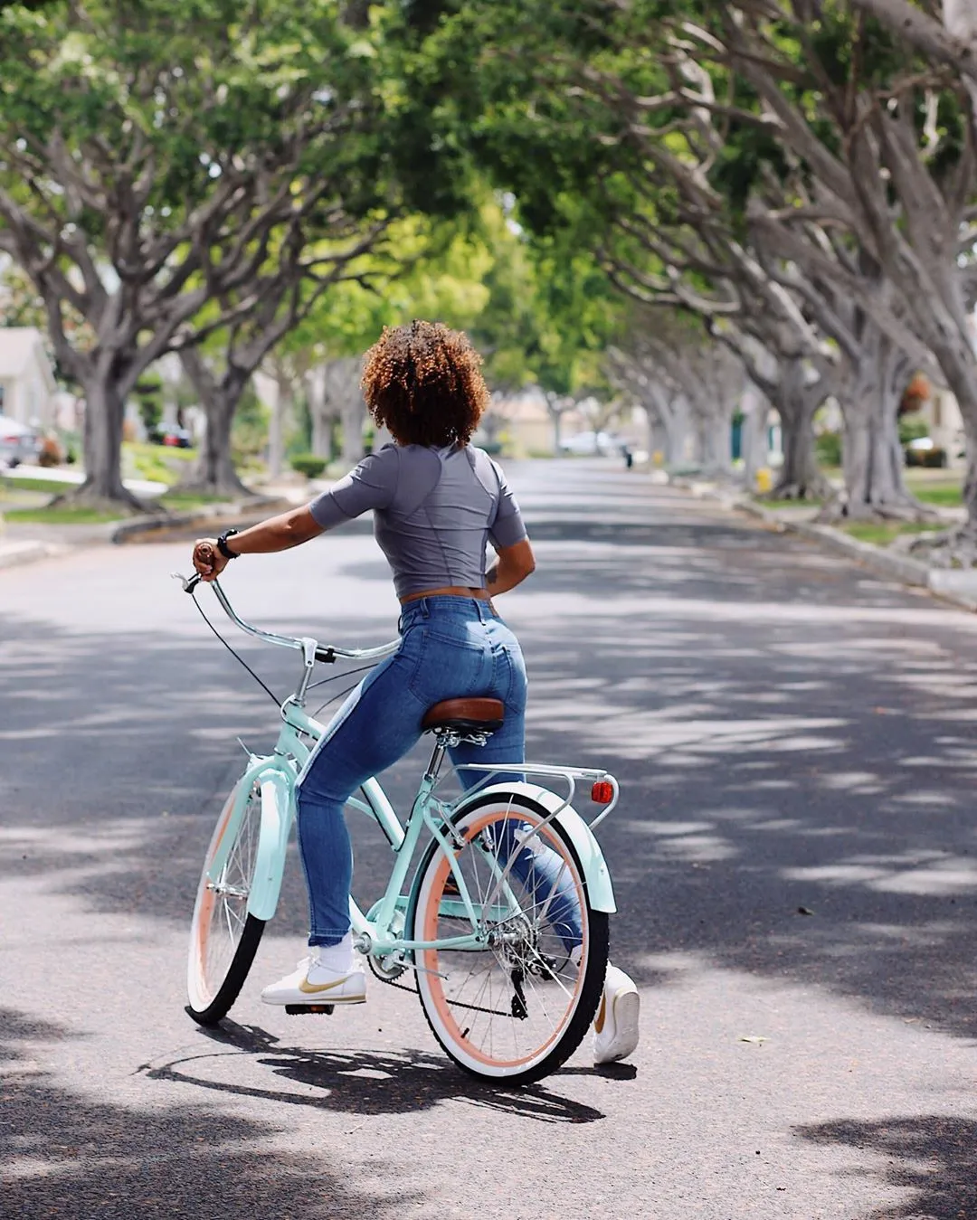 sixthreezero Classic Edition Single Speed Women's Beach Cruiser Bike