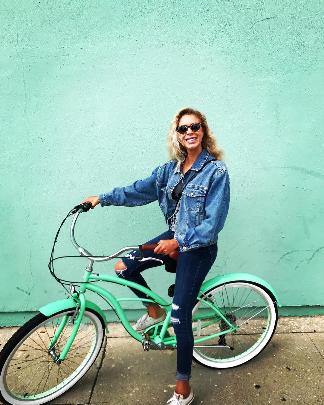 sixthreezero Classic Edition Single Speed Women's Beach Cruiser Bike
